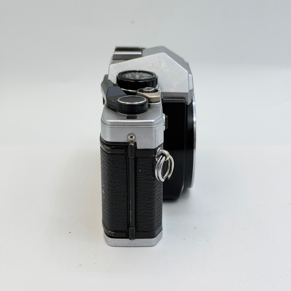 Olympus OM10 35mm Film SLR Camera Body Silver Black with Manual Adapter TESTED - Picture 5 of 12
